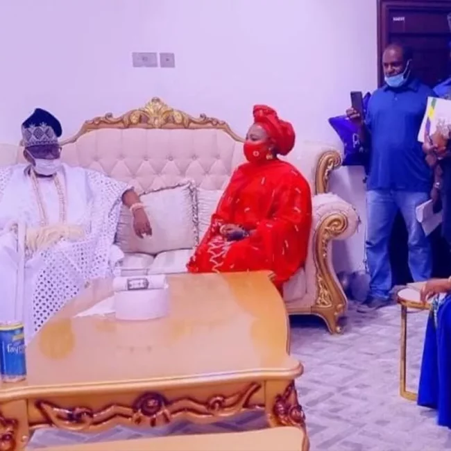 COURTESY VISIT OF OBA AKINOLU OF LAGOS